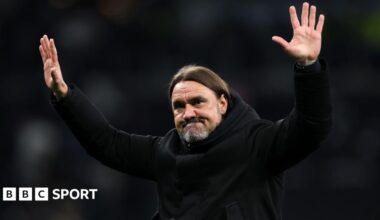 Referee Don Robertson awards a free-kick during the Scottish Premiership match between Hibernian and Heart of Midlothian