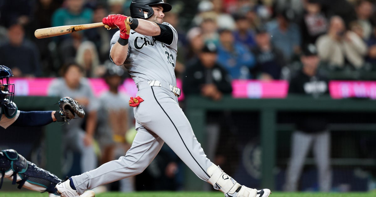 Benintendi's ninth-inning single sends the White Sox past the Mariners 2-1