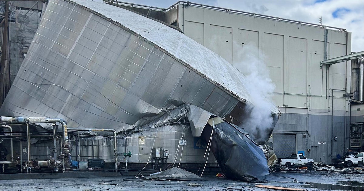 At least 1 dead, 9 workers missing after chemical tank implosion at Washington state paper mill