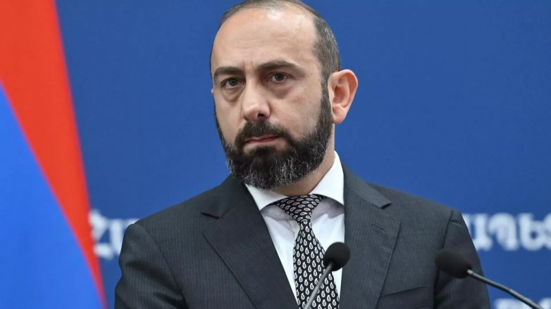 Armenia not interested in breaking ties with Russia, Mirzoyan says
