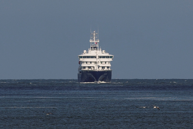 Hantavirus-hit liner reaches Rotterdam, crew being quarantined and ship disinfected