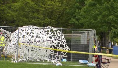 Nomade sculpture returns to Papajohn Sculpture Park in Des Moines