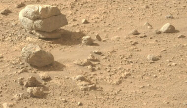 Strange stacked stones spotted on Mars