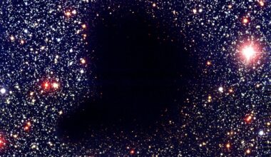 Barnard 68, a dark molecular cloud where dust grains shield the densest interior from UV radiation and catalyze the formation of complex molecules. (CC BY 4.0, ESO)