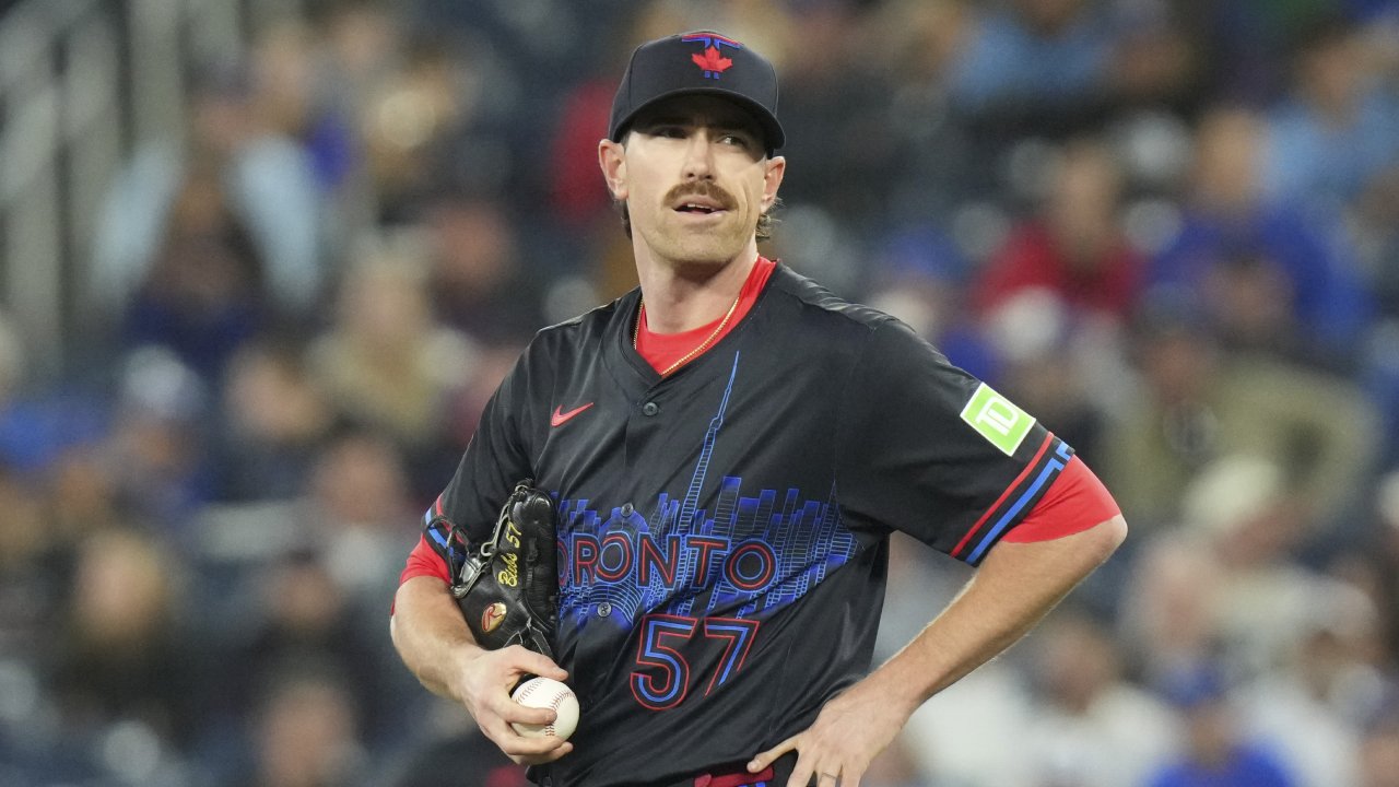 Blue Jays' Shane Bieber struggles in latest rehab outing