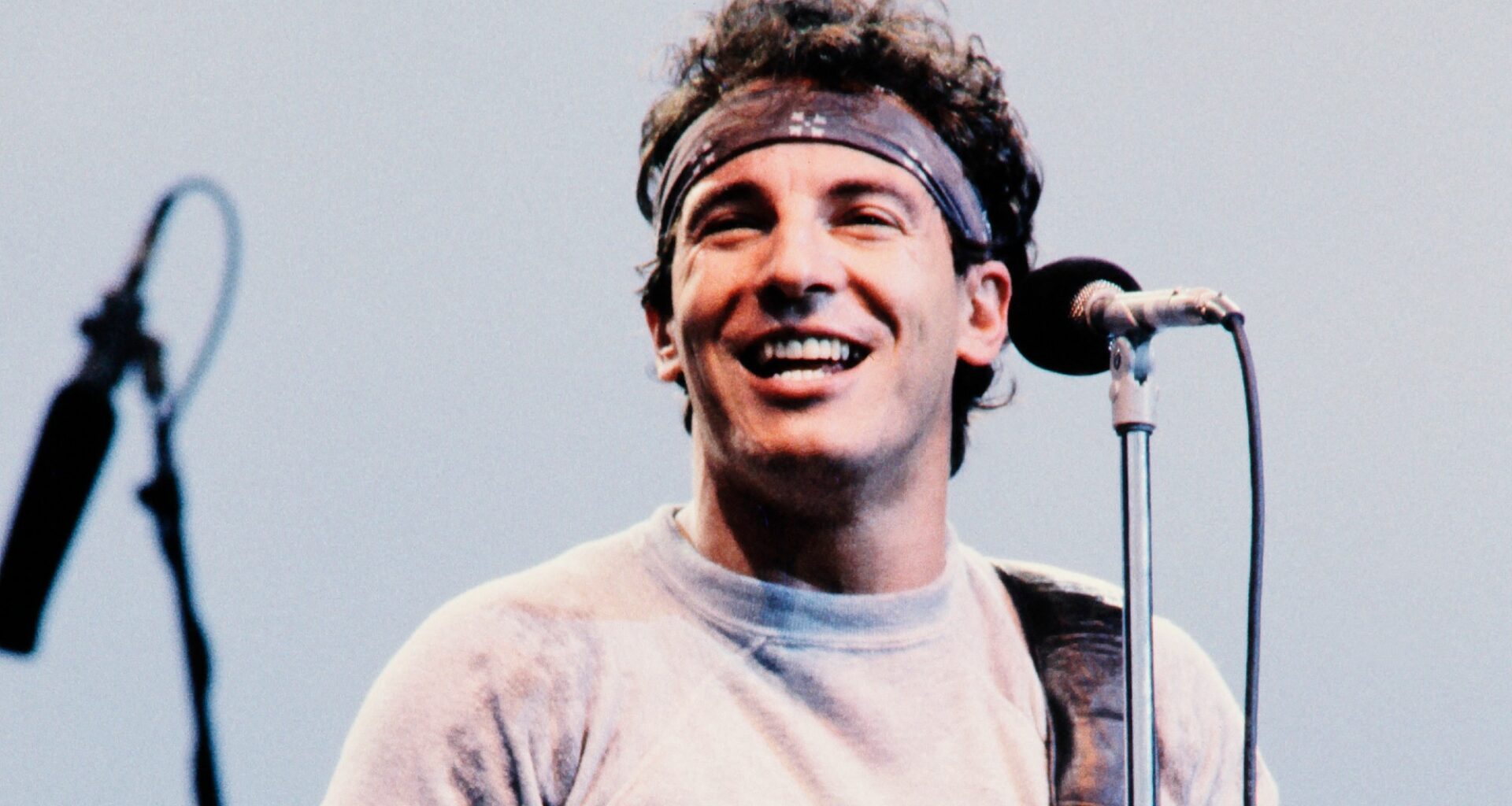 3 Nostalgic Rock Songs From 1985 That Make Me Want To Travel Back in Time
