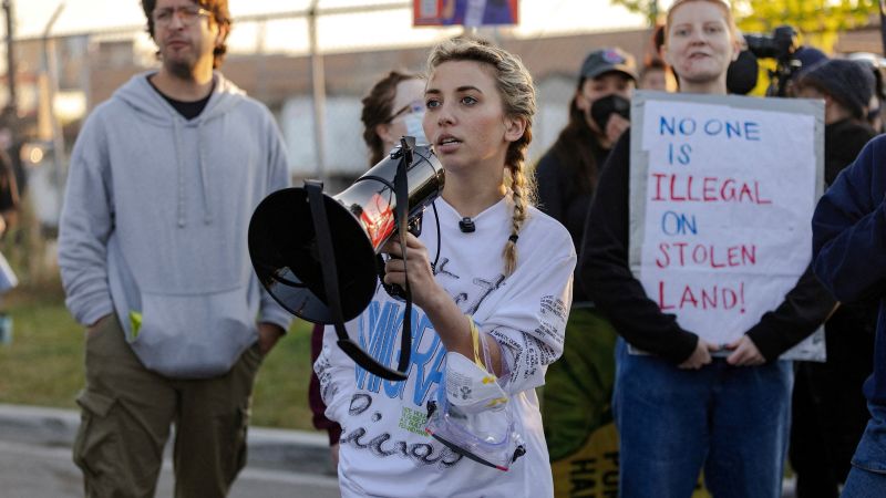 Charges dropped against activists in Chicago immigration crackdown amid grand jury misconduct claims