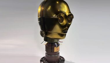 This AI-Powered Talking C-3PO Head Lets You Feel What It's Like to Be R2-D2