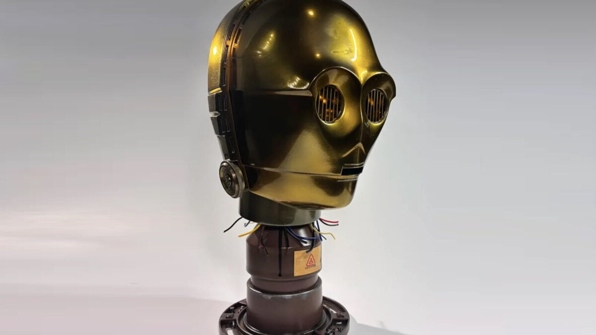 This AI-Powered Talking C-3PO Head Lets You Feel What It's Like to Be R2-D2
