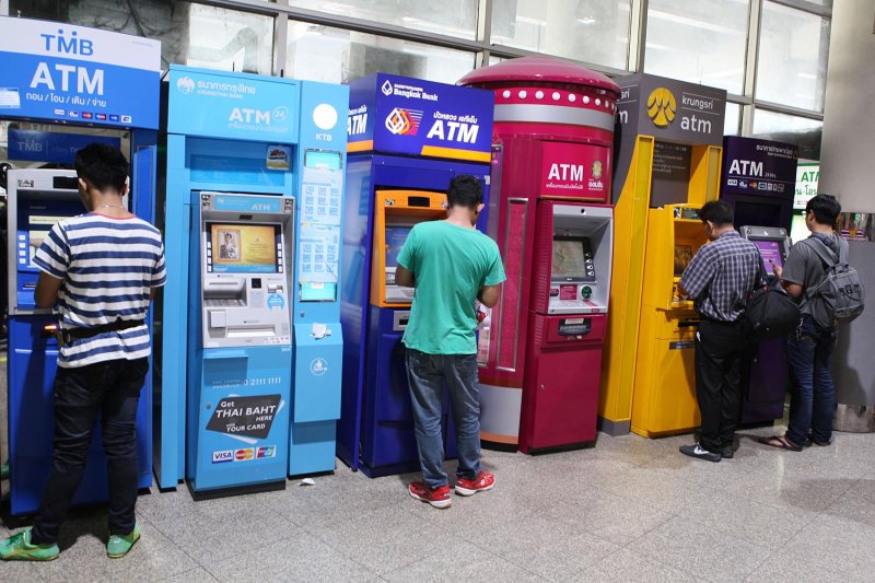 Income-starved banks pile into wealth management
