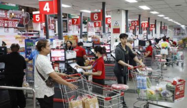 Bangkok Post - Thai confidence falls to global low