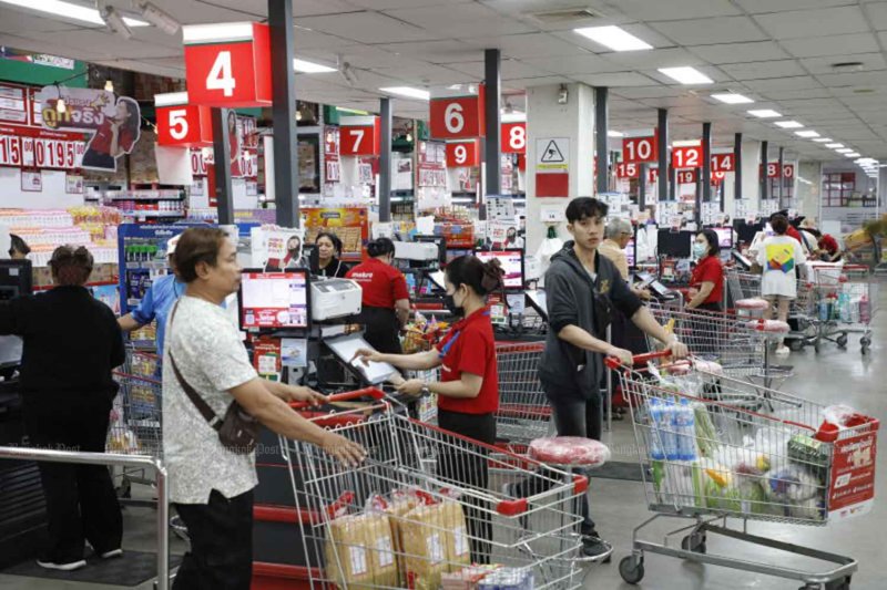 Thai confidence falls to global low