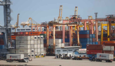 Bangkok Post - Record April trade deficit as imports rise sharply