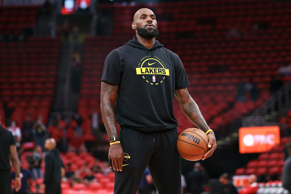 Former NBA executive suggests how much Lakers should pay LeBron James