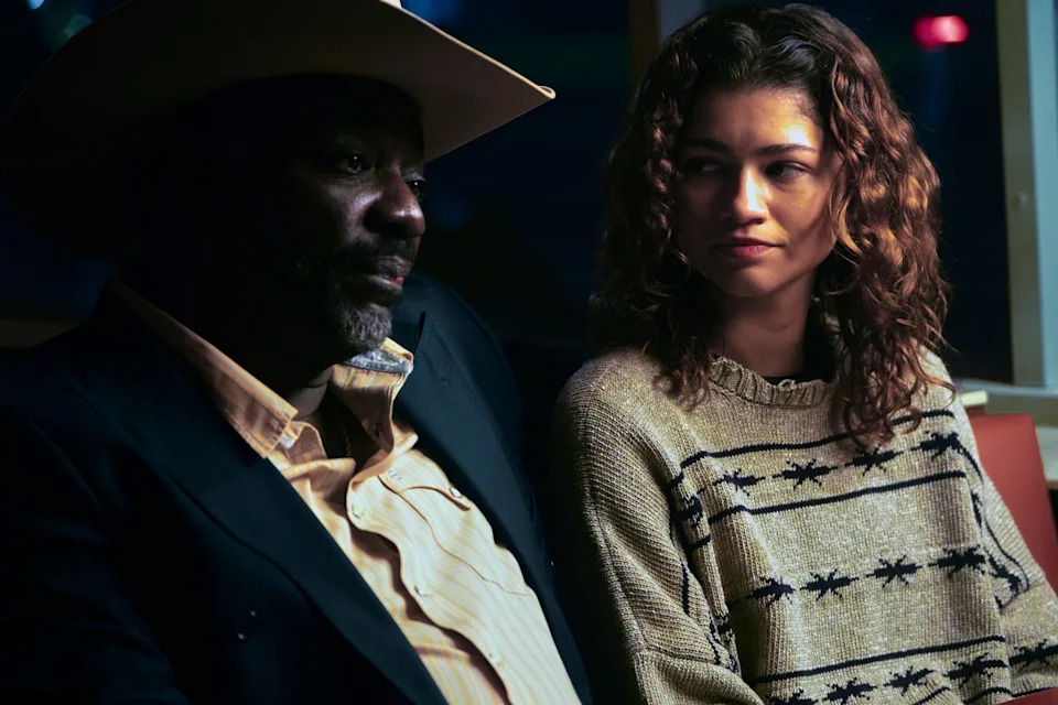 Alamo Brown (Adewale Akinnuoye-Agbaje) has grown suspicious of employee Rue Bennett (Zendaya), now a DEA informant.