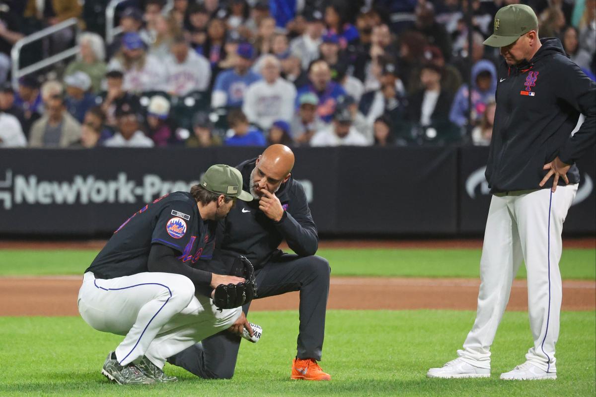Clay Holmes fractures fibula in loss to Yankees in latest Mets injury nightmare