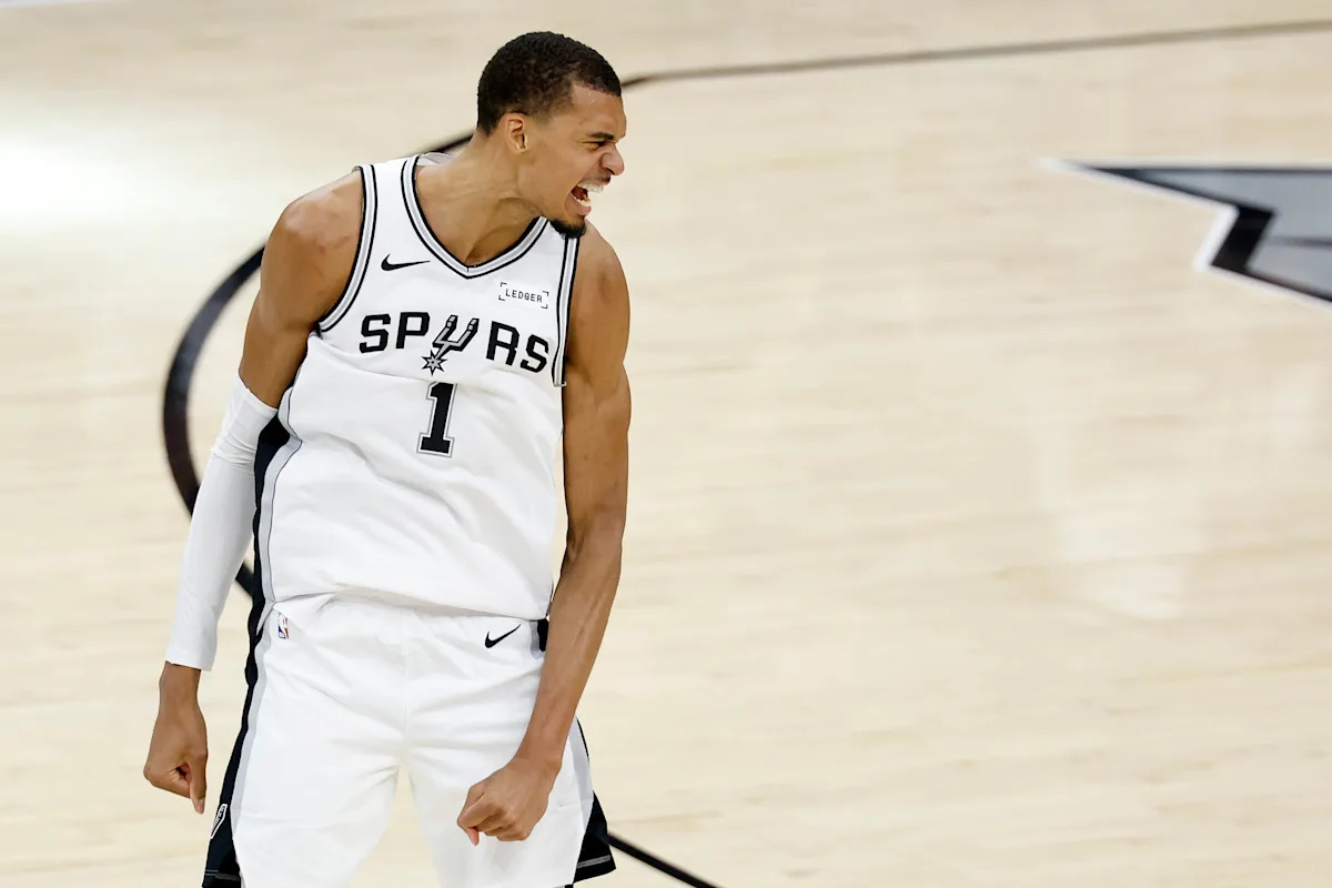Spurs-Thunder: Victor Wembanyama beats first-half buzzer with half-court shot in dominant Spurs win