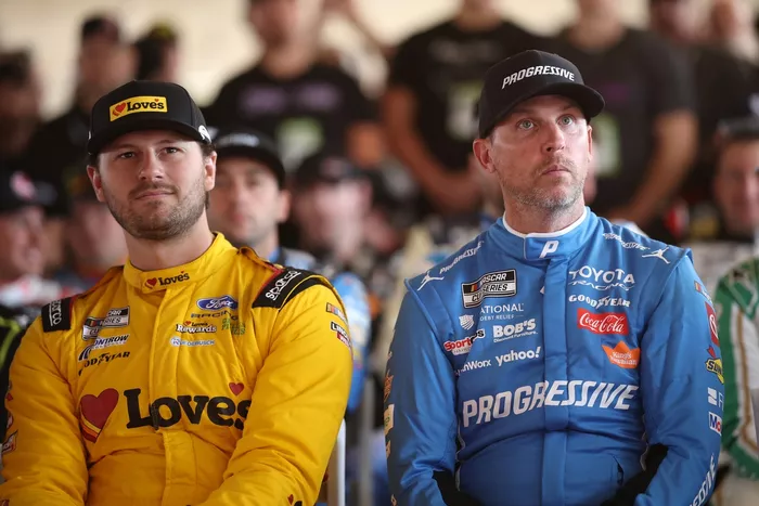 Denny Hamlin, Joe Gibbs Racing, Todd Gilliland, Front Row Motorsports