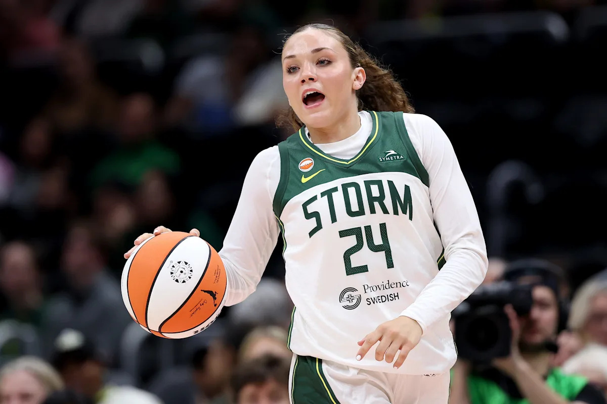 Former Washington WBB star waived by Seattle Storm