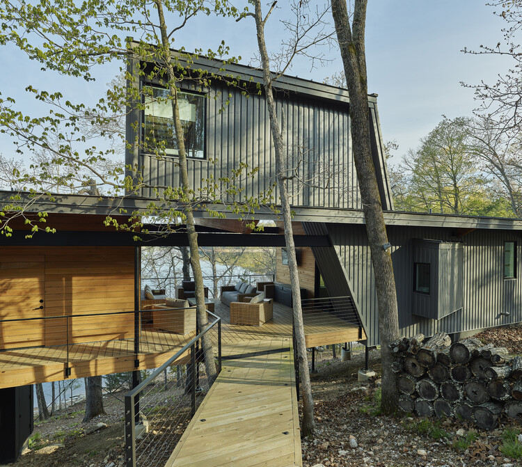 Dogtrot House: Vernacular Knowledge and Climate-Responsive Design - Image 1 of 41