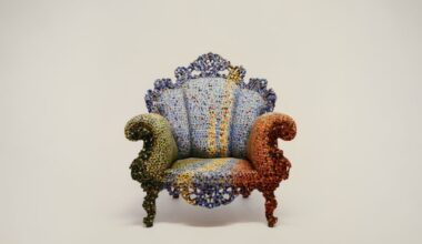 The exhibition on Alessandro Mendini transforms a Lake Maggiore villa into his imaginary “rooms”