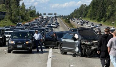 Traffic backup on southbound I-5 due to rollover crash near Federal Way