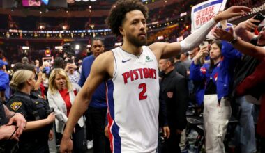 Pistons pound Cavaliers to stay alive