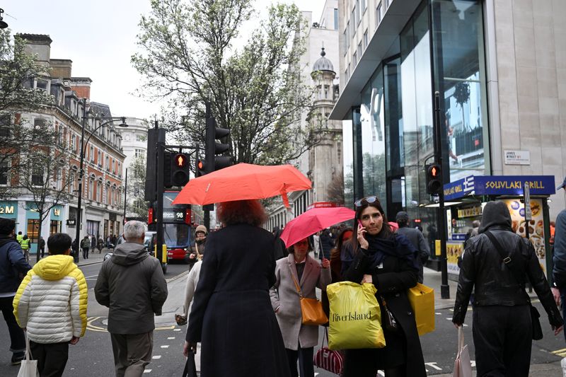 UK consumers cut spending for first time since late 2024, Barclays card data shows