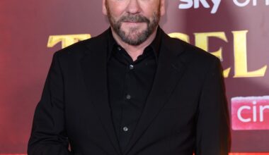 Kiefer Sutherland Cancels U.S. Tour Over Low Ticket Sales