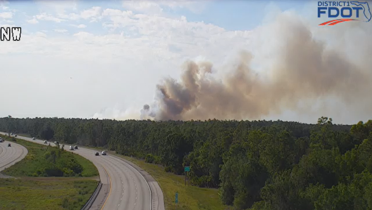 Brush fire burns on I-75 north of Bayshore Road in Charlotte County