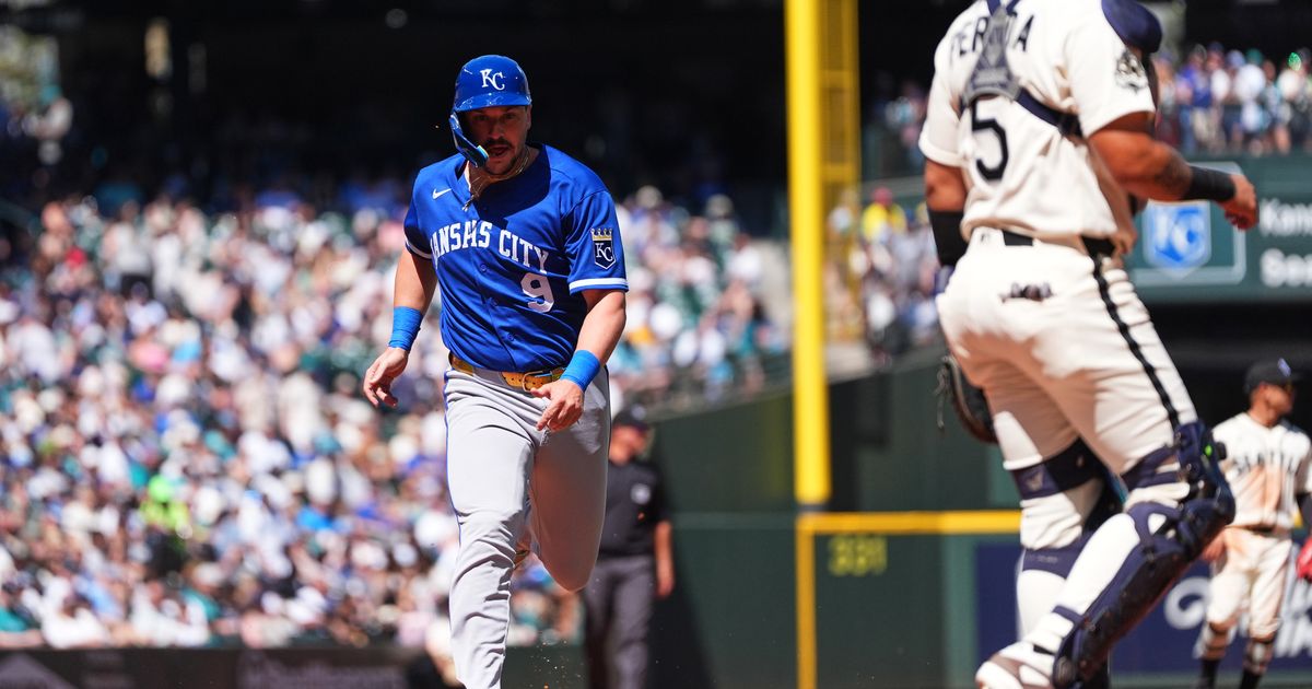 Royals hold Mariners to 4 hits for a 4-1 win and 3-game series sweep :: WRAL.com