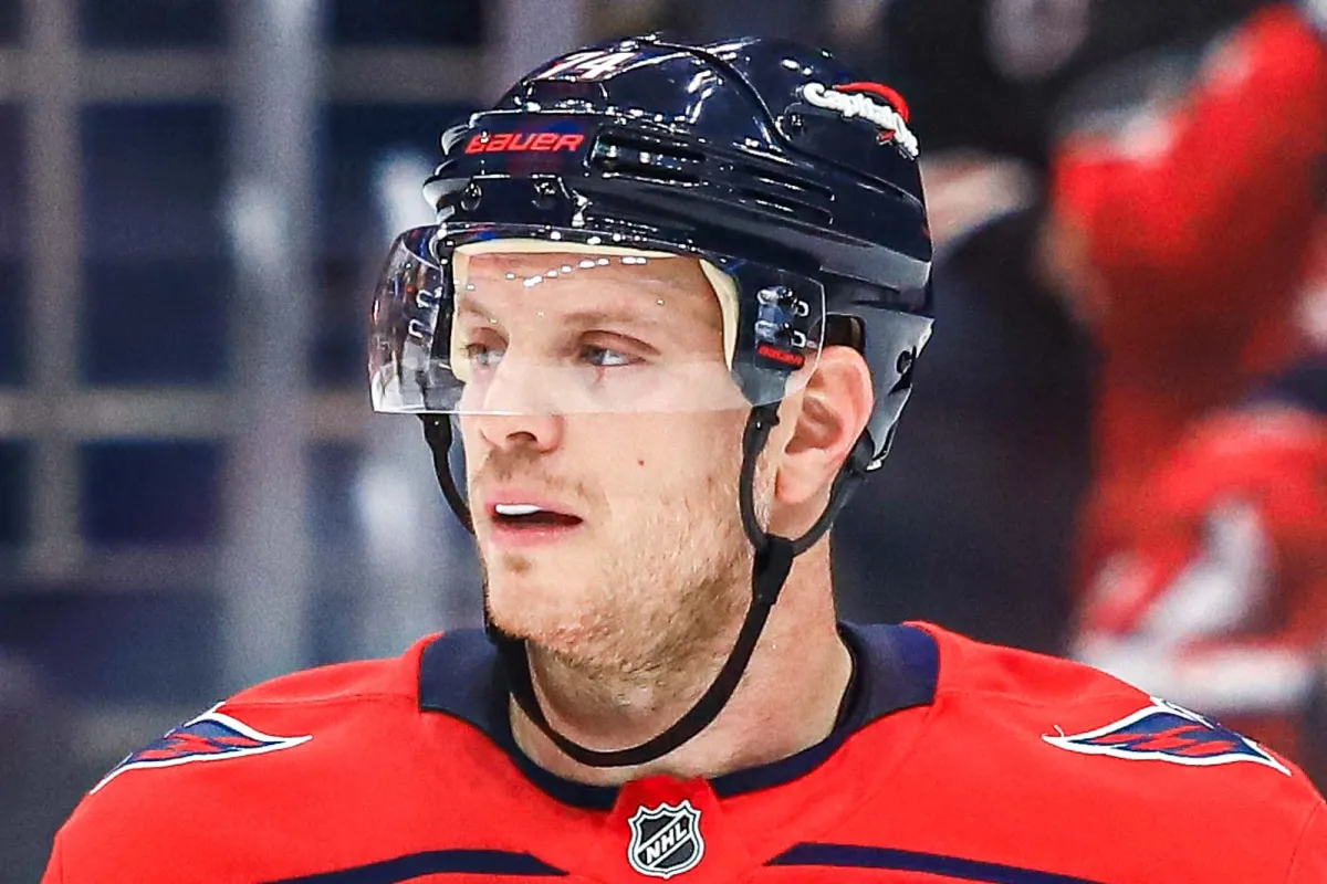 John Carlson returns to DC area, hangs out with Capitals goaltender Logan Thompson as free agency speculation intensifies