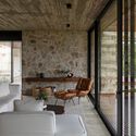 © Leonardo Finotti Casa Entre Peraus / Marchetti Bonetti+ - Interior Photography, Wood, Brick, Concrete, Beam