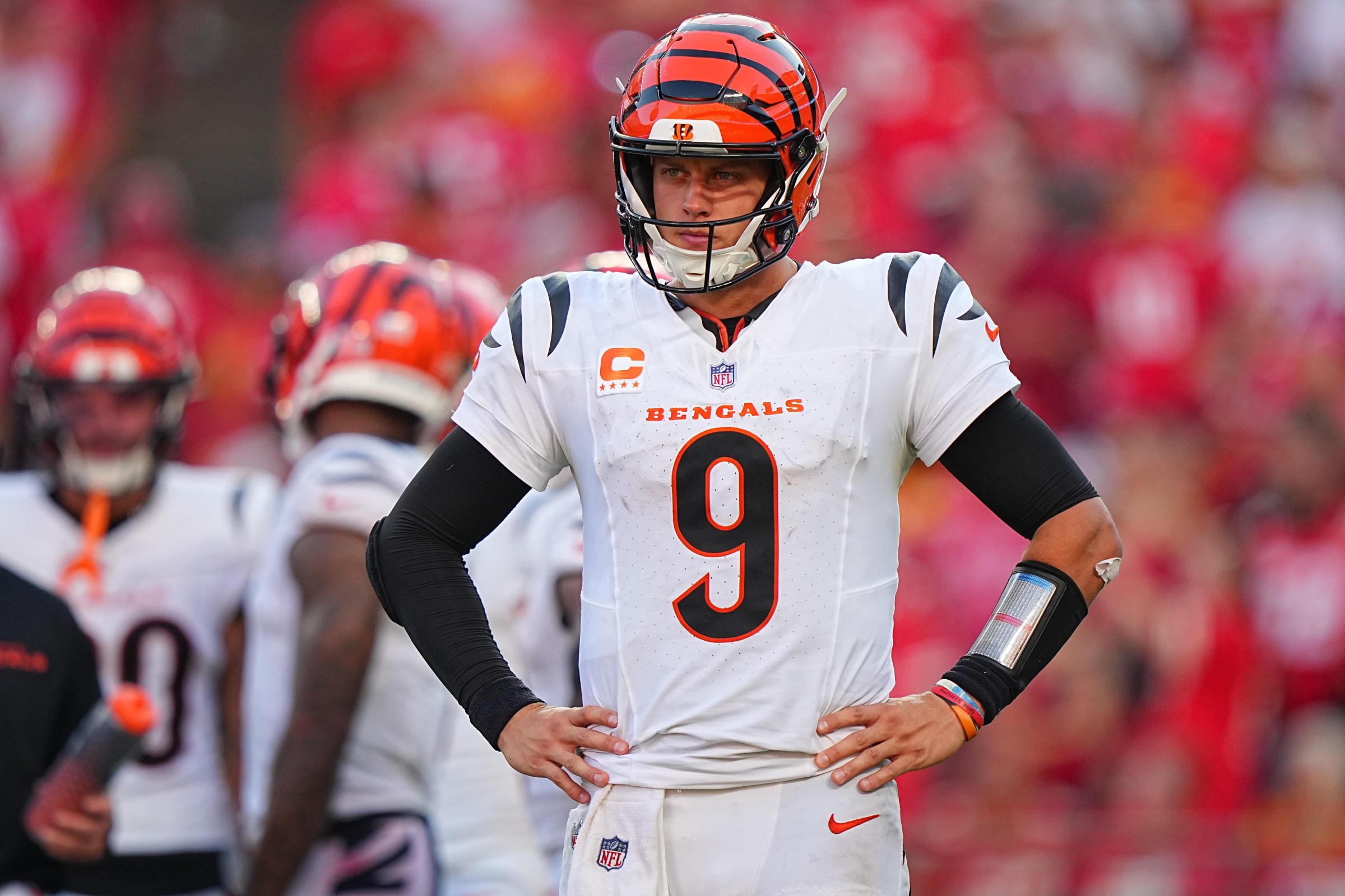 Football: Cincinnati Bengals Joe Burrow (9) in action, looks on vs Kansas City Chiefs at Arrowhead Stadium. Kansas City, MO 9/15/2024 CREDIT: Erick W. Rasco (Photo by Erick W. Rasco/Sports Illustrated via Getty Images) (Set Number: X164620 TK1)