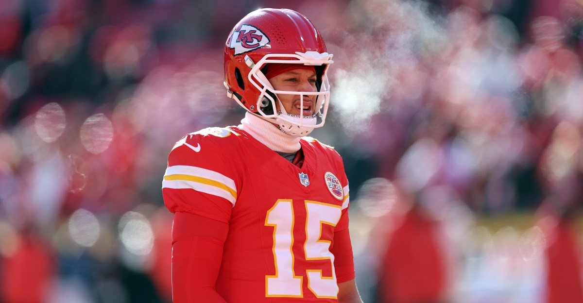 Patrick Mahomes participates in Chiefs’ first OTA practice