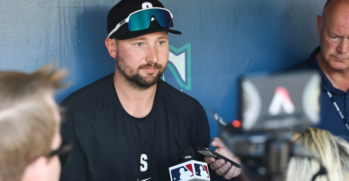 Cal Raleigh out of Mariners lineup for second day with right side pain