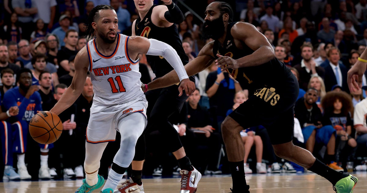 Brunson leads Knicks back from 22 down in the 4th for win over Cavs in OT in Game 1