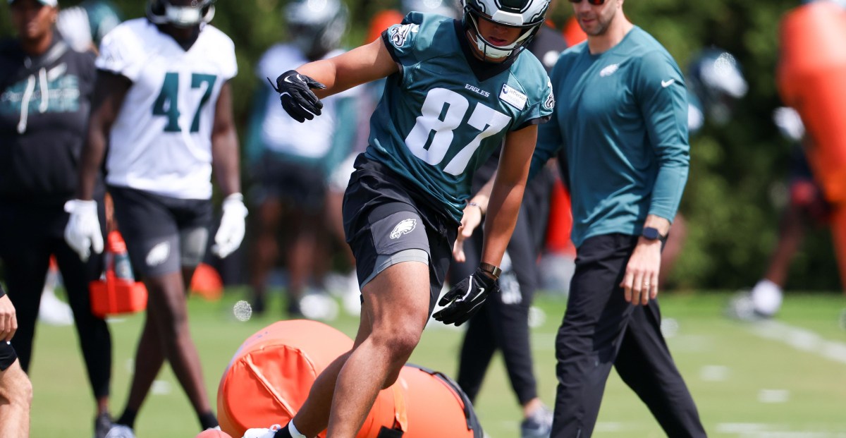 Eagles ink Eli Stowers to rookie contract, leaving just one draft pick unsigned