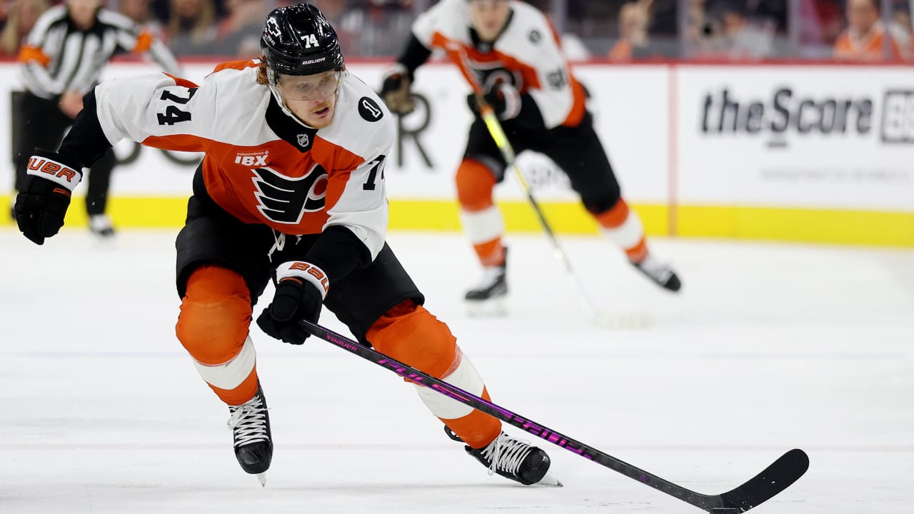 Tippett missed 2nd round for Flyers with internal bleeding issue