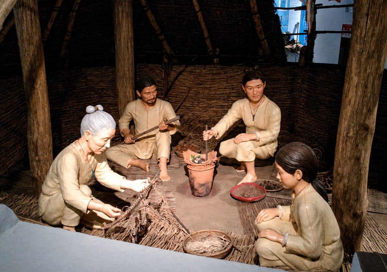 Jōmon people at the Sannai-Maruyama museum