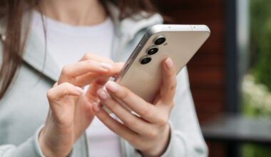 4 Common Samsung Galaxy Phone Problems (And How To Fix Them)
