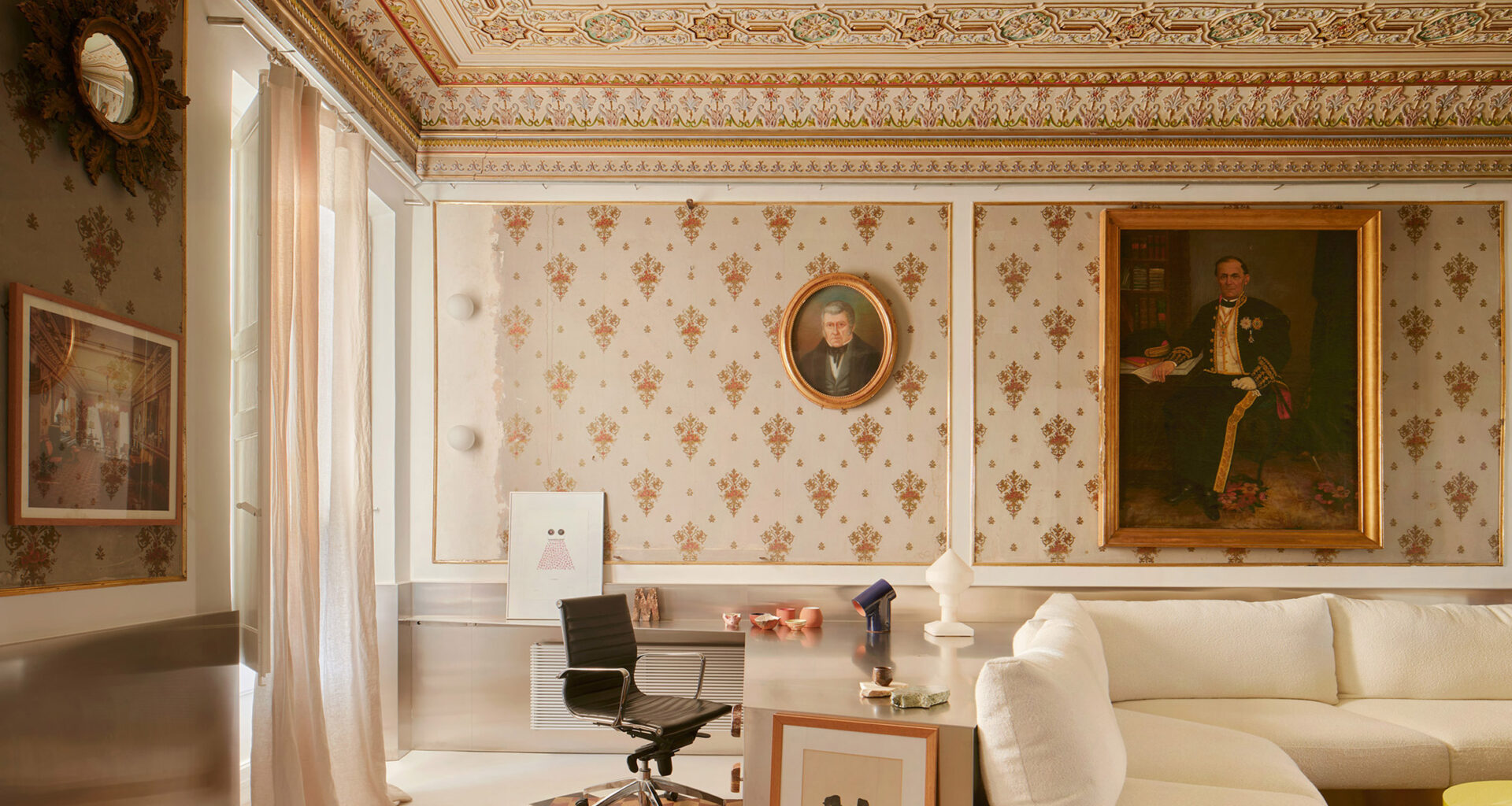 Raúl Sánchez splashes old sailor's home with modern details