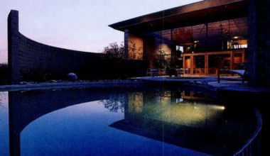 From the Archive: With Rammed Earth Walls and Flagstone Flooring, This Desert Home Matched Its Site