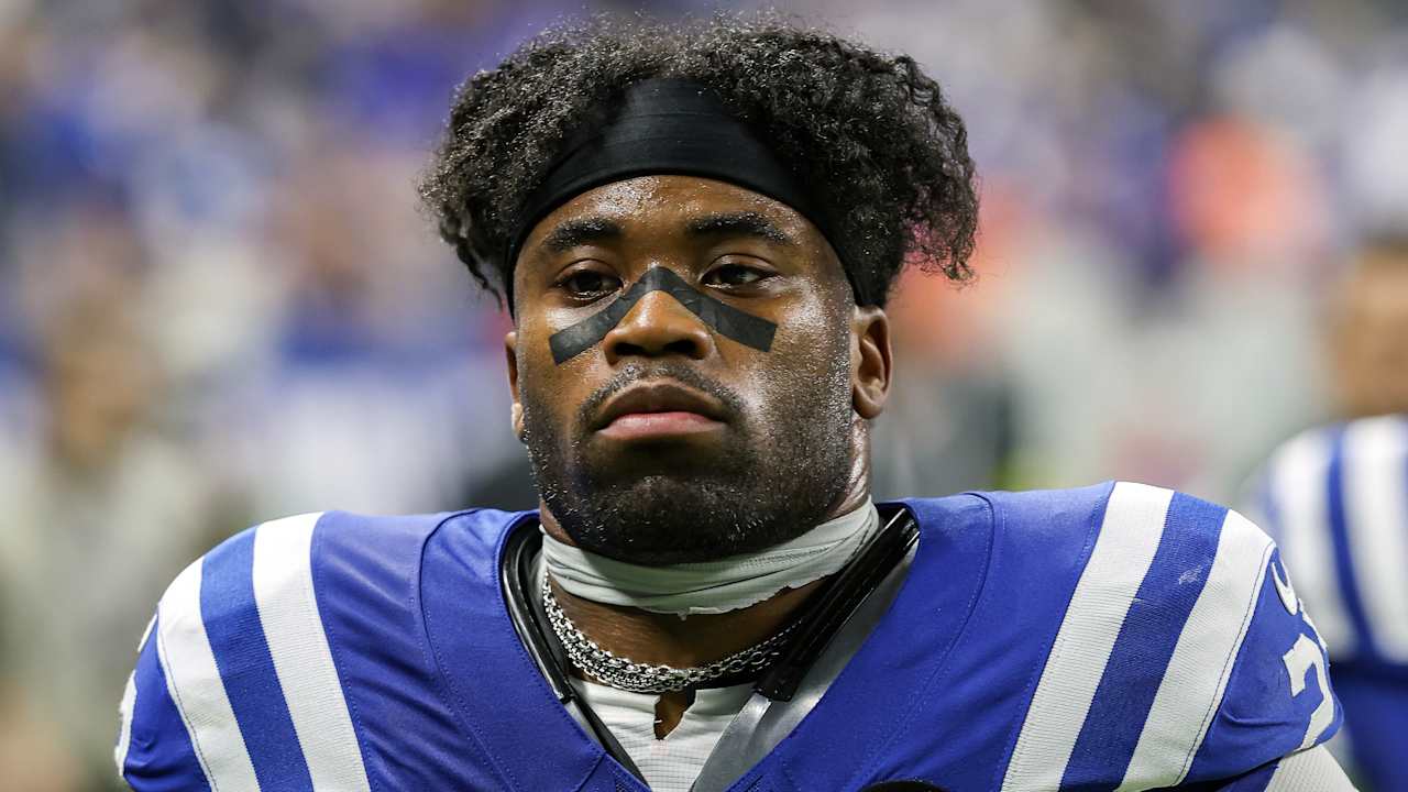 Colts release CB Kenny Moore II after failing to find trade