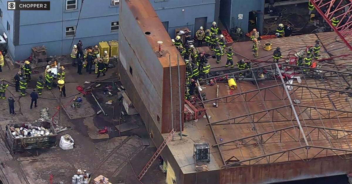 Staten Island shipyard explosion, fire leaves 1 dead, over 30 hurt