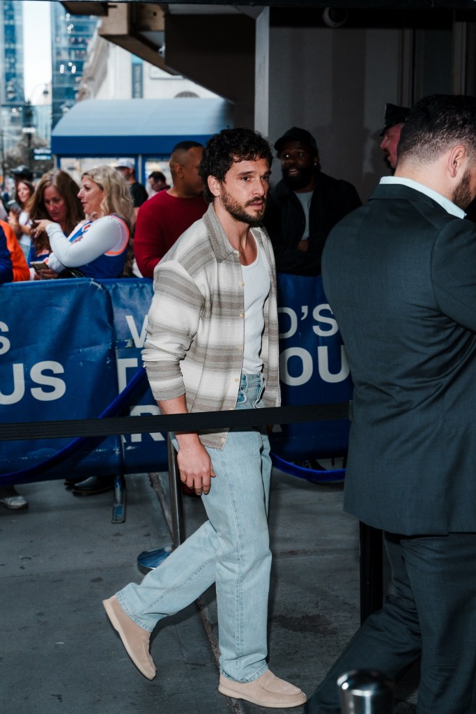 Kit Harington attends the NBA Eastern Conference Finals between the New York Knicks and Cleveland Cavaliers