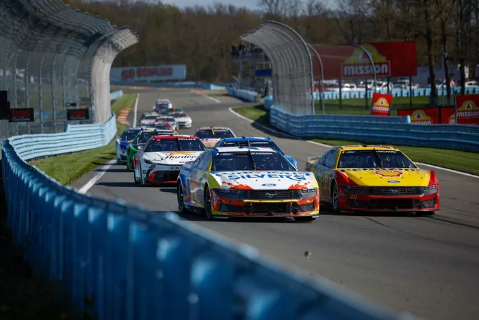Noah Gragson, Front Row Motorsports, Joey Logano, Team Penske