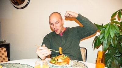 Impact of late-night eating on your overall health. (Unsplash)