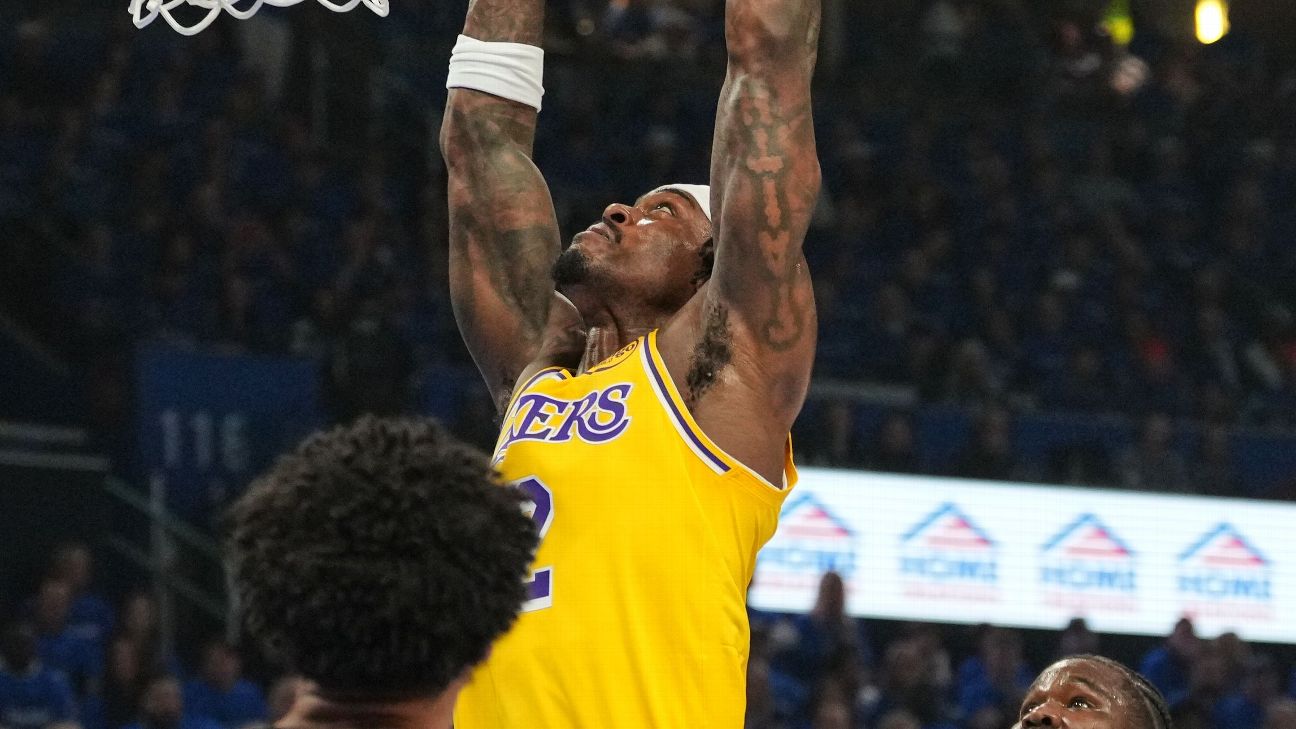 Jarred Vanderbilt dislocates right pinkie, sources say