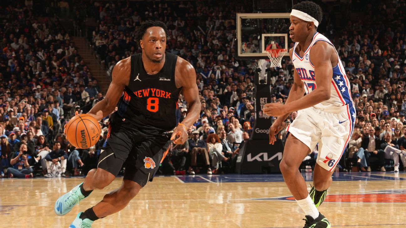 Knicks' OG Anunoby exits Game 2 late with apparent leg injury